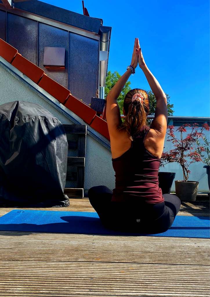 Video 1. Balancear el Chakra Raíz. Yo soy: Fluye con seguridad y estabilidad. Conexión con tu cuerpo. Mejora la salud física. Fortalecimiento del sentido de pertenencia. Aumento de la vitalidad y energía. Reducción del miedo y la ansiedad. Desarrollo de confianza en ti mismo. Estabilidad emocional.  Manifestar abundancia.